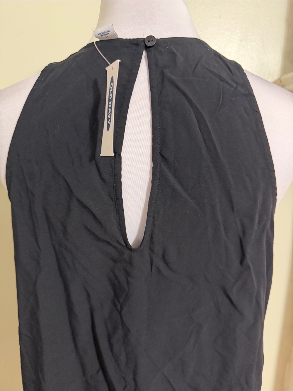 Old Navy Black Halter Tank Top - Picture 3 of 5